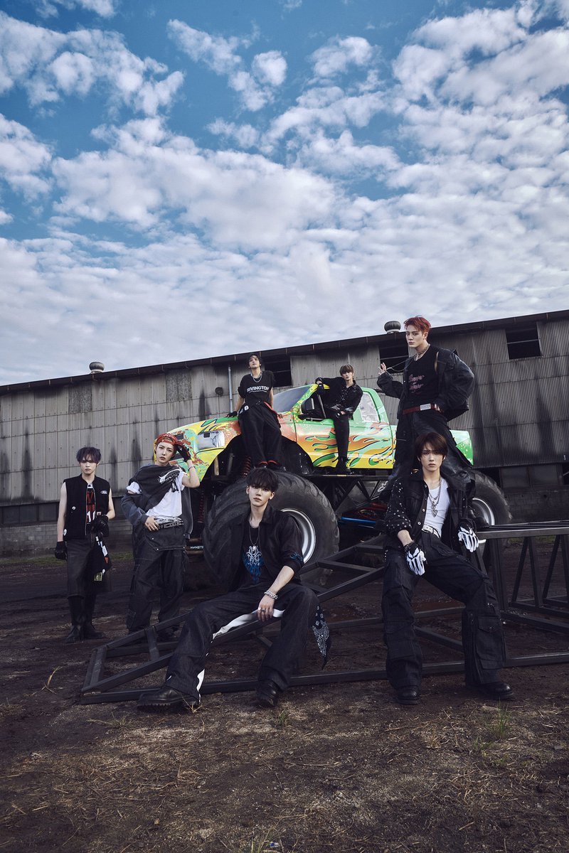 seareddd's tweet image. โตแล้ว                                            อาจจะยังนะ