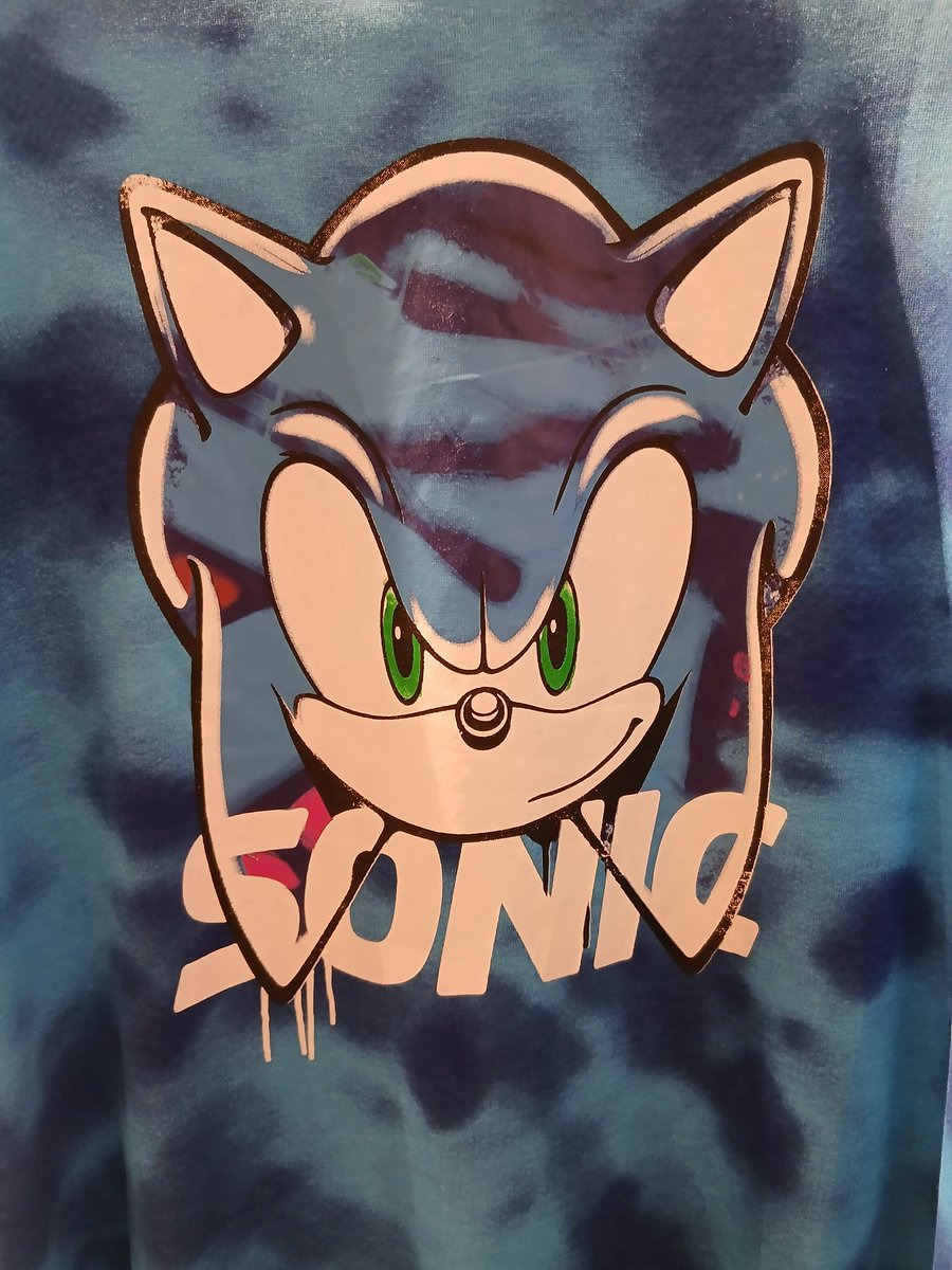 RogerDatSoldier's tweet image. While I was at the mall, just looking at some clothes while I wait my mom to do the same thing...

I found this 🫠