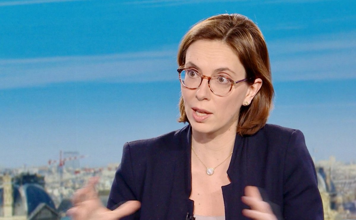 Temps de #travail : le #Senat  vote +12h par an, Amélie de Montchalin s’y oppose.
La ministre dénonce une mesure au « pouvoir d’achat négatif » pour les #salariés  
 À lire : echosplus.com/2025/11/24/tem…
 #Politique #PouvoirDAchat