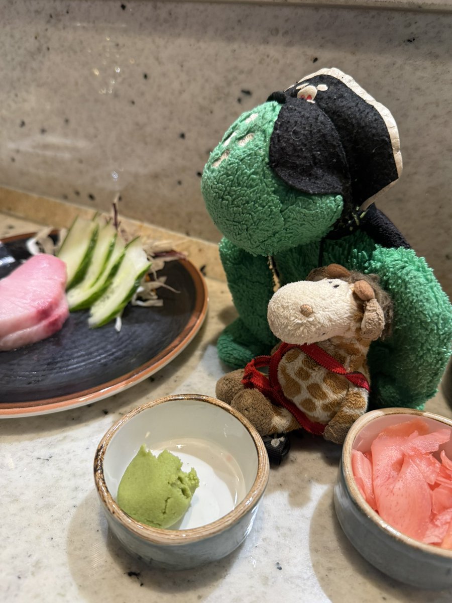 BigTurtler's tweet photo. Nachdem wir bei der Progressive Trivia den zweiten Platz erreicht hatten, gönnten wir uns zum Abschluss noch eine große Runde Sushi. https://t.co/DZwYIJSVtr