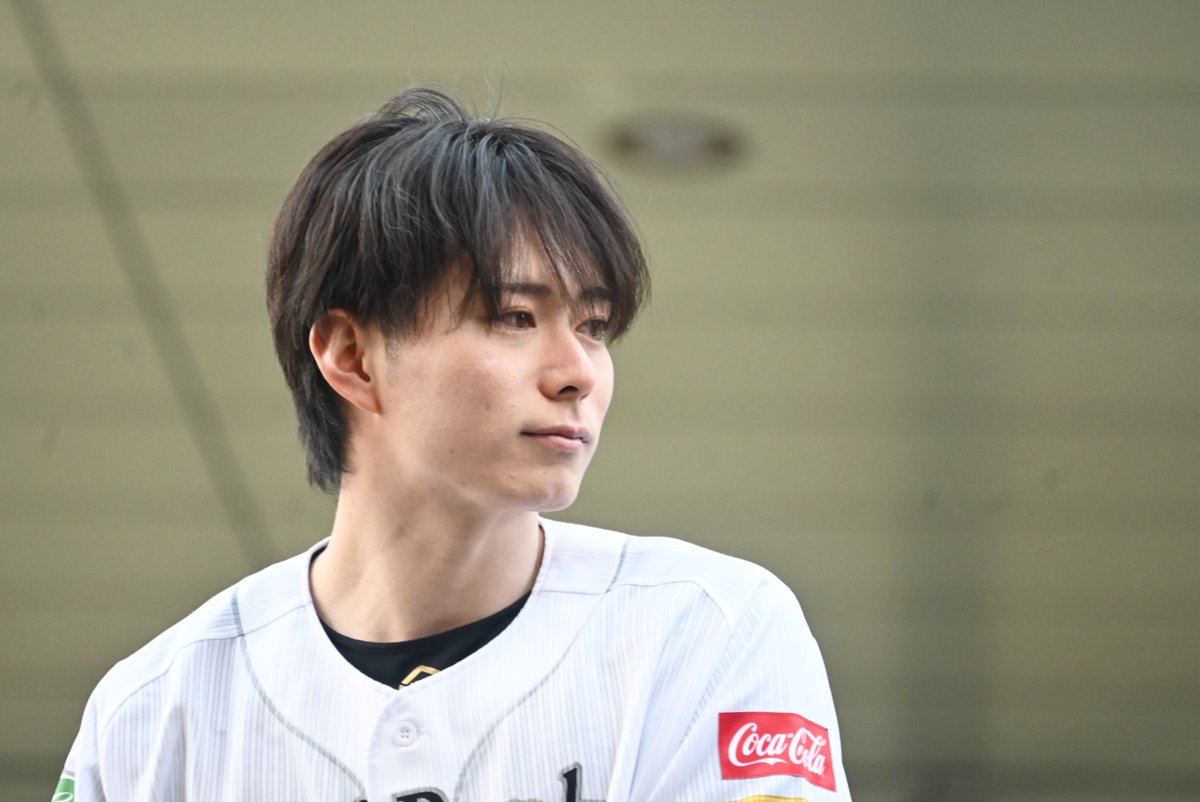sjm_syr's tweet photo. ホークス優勝パレード︎︎𓂃⟡.·

エグすぎ…男前すぎる🤦‍♀️
目の保養🫶🏻️ ̖́-

2025.11.24

#sbhawks 
#川口冬弥 選手 https://t.co/Cdn0Fpz7RE