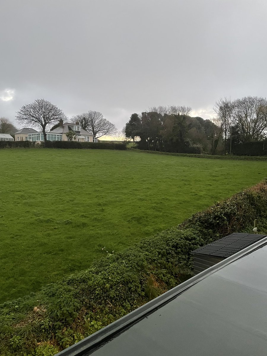 Morning everyone, not very nice out there, have a good day and stay safe. ☔️🌧️💨💨