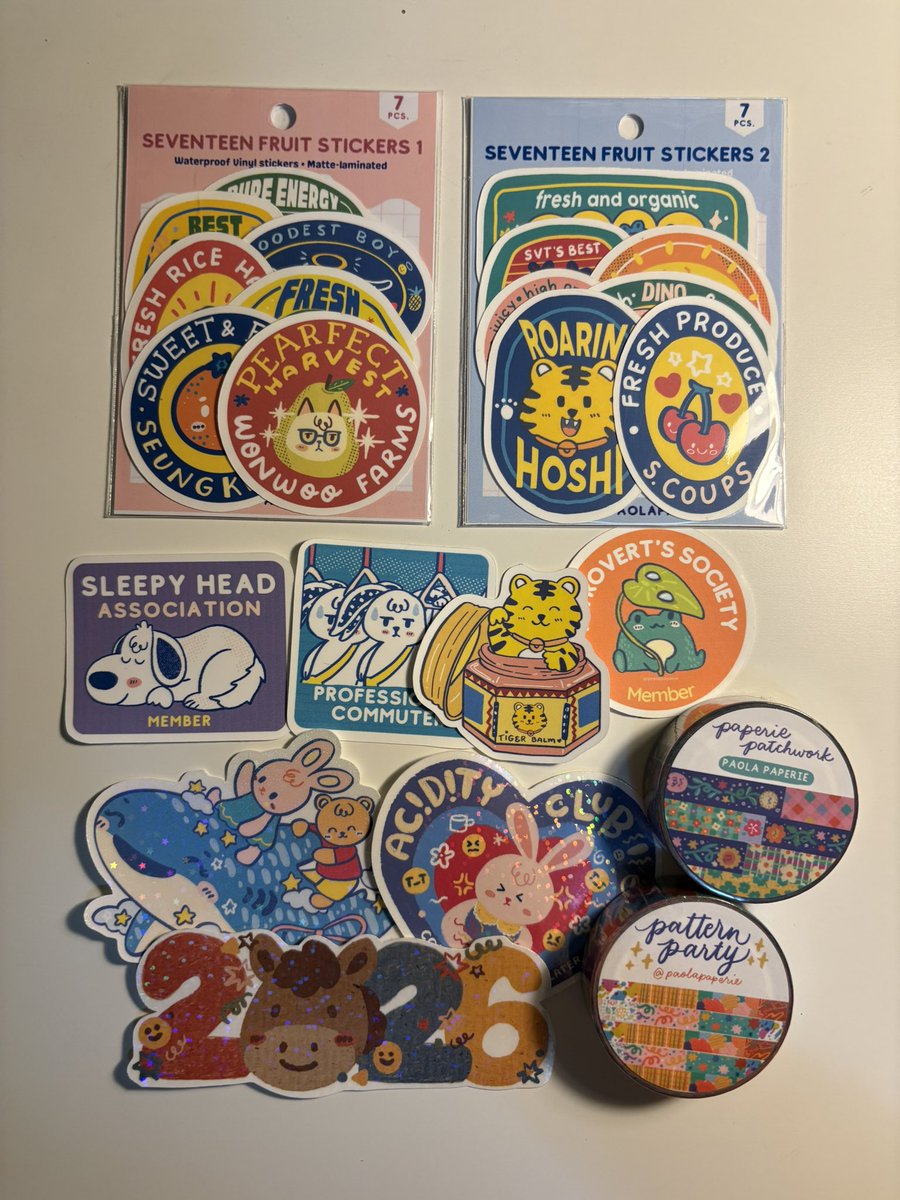 paskomiket day 1 hauls (svt edition) 🫶🏻

<a href="/16xmin/">cean 🌱</a> <a href="/threefire_signs/">ee 🍒🍓 | QS WTS on 📌</a> <a href="/PaolaPaperie/">Paola Paperie • Paskomiket Table B3</a>