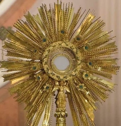 Israhel07's tweet image. Alabado sea el Santísimo Sacramento del Altar