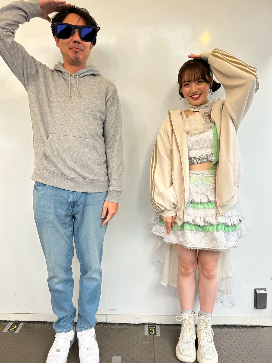 batten_aichan's tweet photo. 2025.11.24
ばってん少女隊 NEWシングル
「こっちみて星⭐︎」リリースイベント
in大阪 @もりのみやキューズモール

昨年4ミリ伸びてから今年はさらに
2ミリ伸びました。

11月の特典会では成長報��がデフォになりそう

＃ばってん少女隊
＃ばっしょー 
＃希山愛 さん https://t.co/lMb8W7XDgR