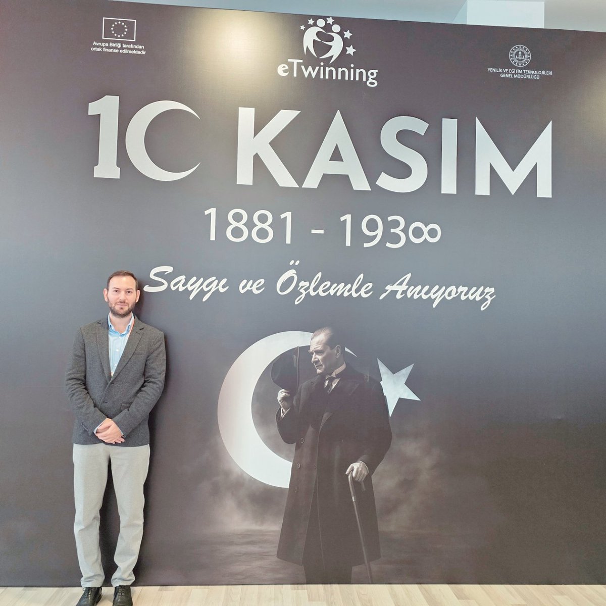 eTwinning Temel Eğitim Çalıştayı'nda Diyarbakır'da öğretmenlerlerimizle buluştuk. Eğitimde yapay zekâ uygulamaları konulu bir konuşma gerçekleştirdim, öğretmenlerimizin projelerini dinledim. Daha nice güzel çalışmalara...