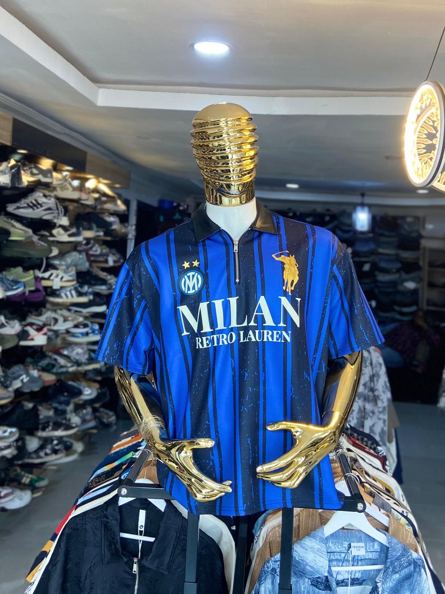 shieldclothings's tweet photo. This isnโt your regular jersey โ this is retro luxury.
A design that owns every look effortlessly.
Shop at Shield store today!
Price: N35,000
๐ Opposite Hillcrest Stores, NNPC Ajanla, Akala Express, Ibadan
๐ +234 816 387 7589
#ShieldClothings #RetroJersey #zeudiners #brunardo https://t.co/pHlO6OyBV5