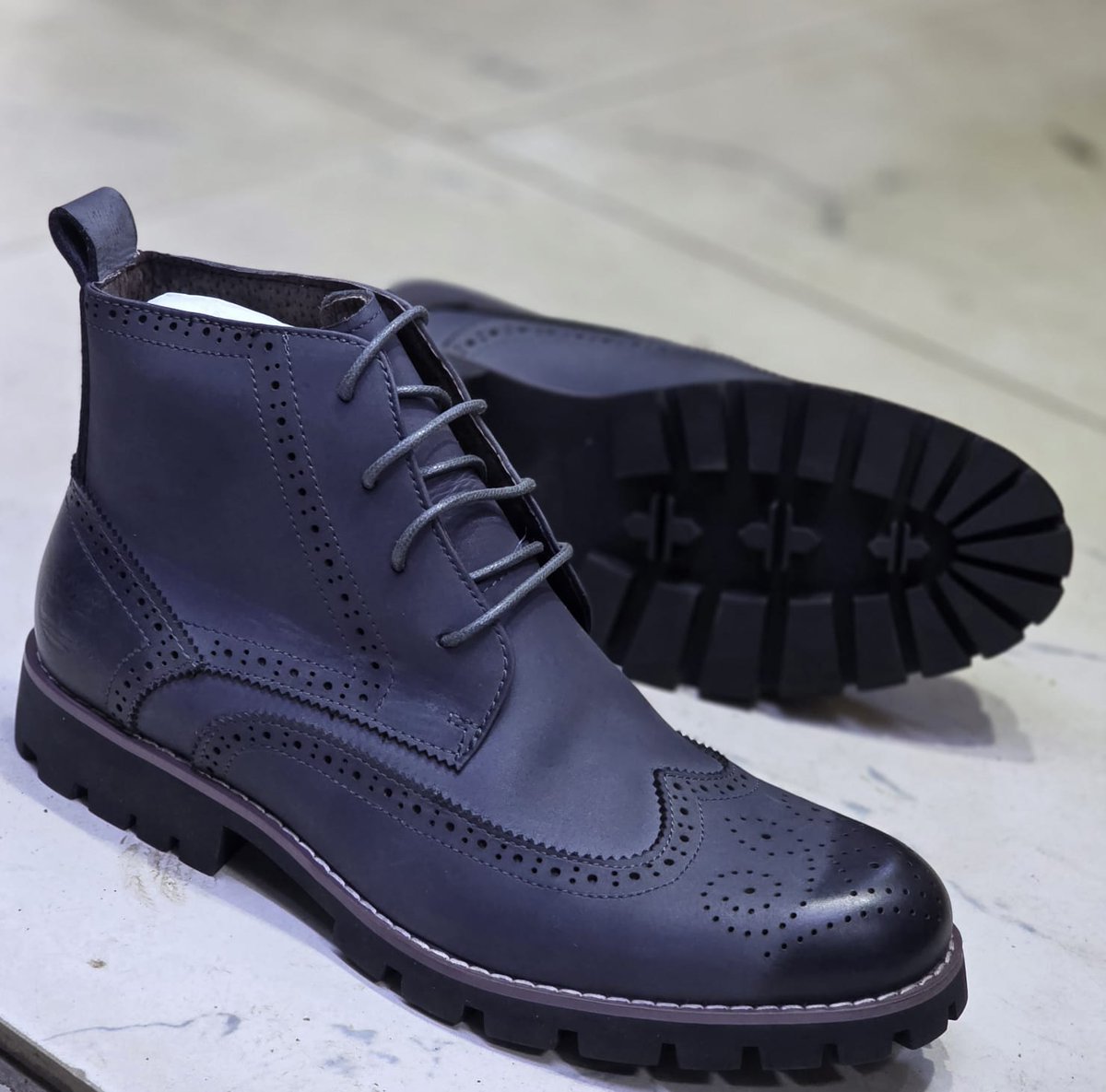 happyfeet_kicks's tweet image. #Cancercaresupport  #Truthoverpropaganda   stop selective reporting   #TanzaniaFactsmatters  Eze   Malaysia 

Reach out 0758127894 and we deliver countrywide, price 4900/= ,why miss this boots now ,size 39 to 45 
Pure leather rubber sole