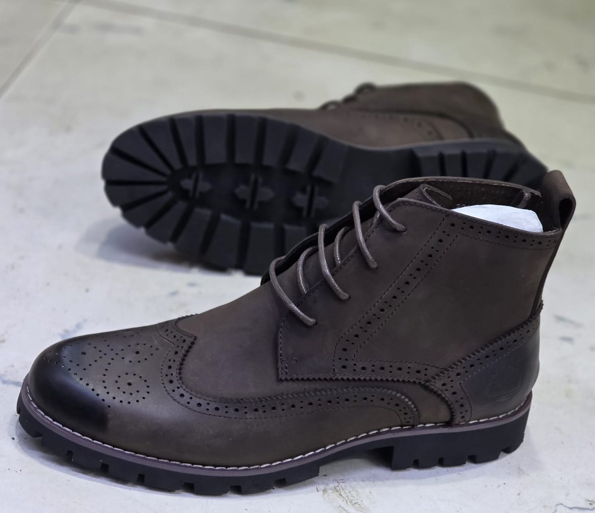 happyfeet_kicks's tweet image. #Cancercaresupport  #Truthoverpropaganda   stop selective reporting   #TanzaniaFactsmatters  Eze   Malaysia 

Reach out 0758127894 and we deliver countrywide, price 4900/= ,why miss this boots now ,size 39 to 45 
Pure leather rubber sole