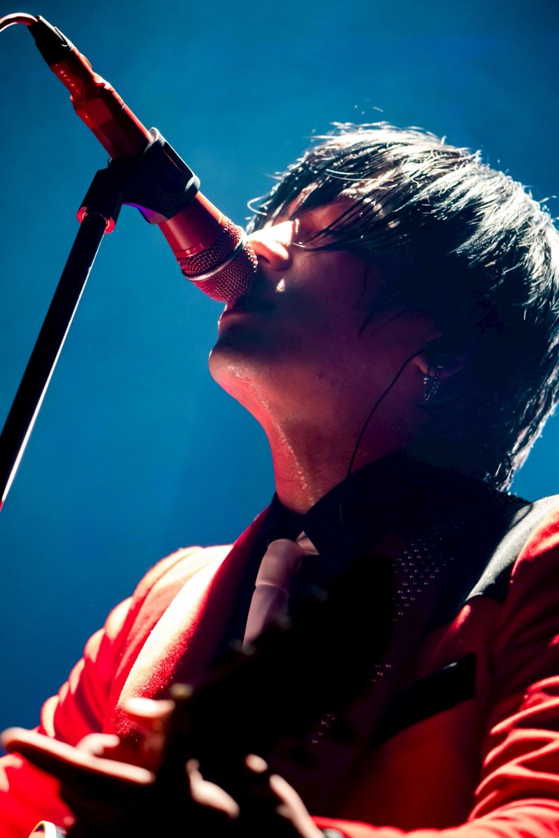 vms_mizno's tweet image. 人生で1番多く個人練習した2ヶ月だった、なかなか上手に歌えてた筈。どうだったかな
20年を隅々まで反芻し、今全て考えるのをやめた。首を回しても足が勝手に踏み出してしまう病気らしく、仕方ないので早々に進む。だから余韻は君に任せた、色んな事教えてね！
楽しい御礼参りだったぞ、ありがとう！