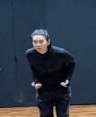 eternalhyyh's tweet image. bringing back his iconic looks OH HE MUST BE INSANE