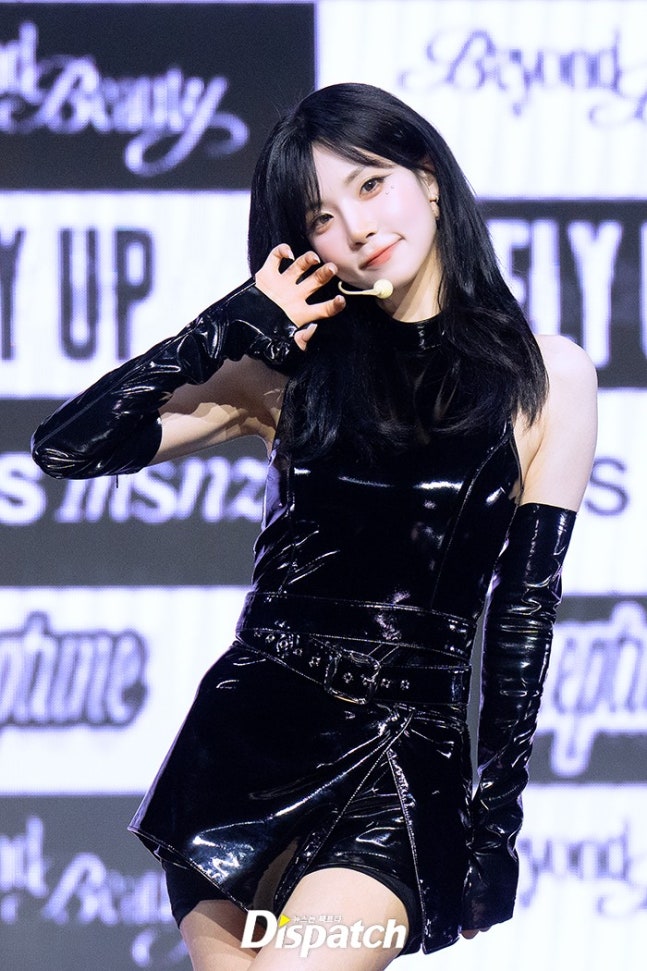 NakyCandy's tweet photo. 캣츠걸🐈‍⬛

#��나경 #트리플에스 #NaKyoung 
#tripleS https://t.co/CIsBKj7BiG