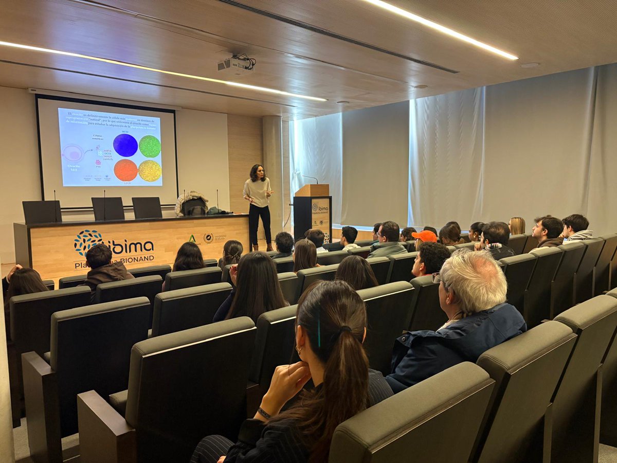 _ibima's tweet image. Recibimos a alumnos de Biología Celular Avanzada de la @InfoUMA para conocer de primera mano cómo investigamos en biomedicina.

Junto a Elena González, recorrieron laboratorios y dialogaron con el equipo científico. Inspirando vocaciones científicas desde los laboratorios.