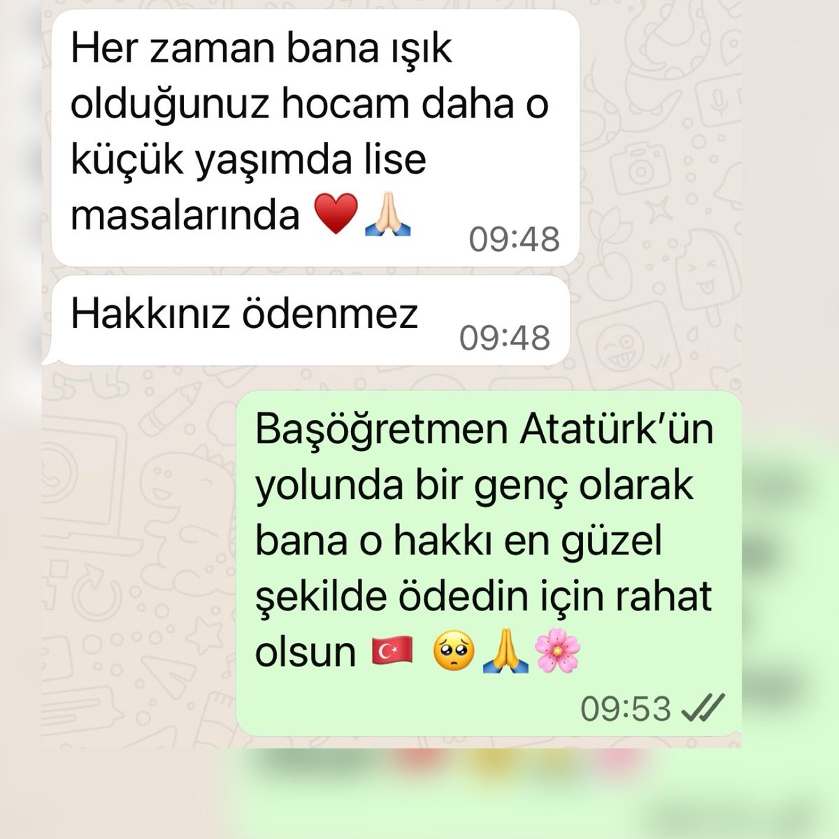 Bir dönem öğretmen açığı olan bir ilçede öğretmenlik yapma ayrıcalığına;birinin hayatına hasta tedavisi dışında da dokunmayı deneyimleme ve bu kutsal mesleği yapma şansına sahip oldum.Sizlerin her zaman yaşadığı bu gururu az önce ben de yaşadım ve göz yaşımı aşağıya bıraktım 🥺🥺