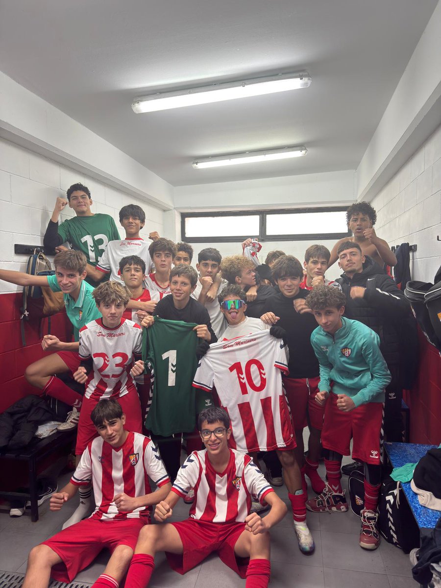 SomMariners's tweet image. 13/15! 👏🏻

El S15 A supera el Lloreda al Parc de la Catalana (6-0) i es manté al grup capdavanter de la classificació.

🔜 Aquesta setmana tenim una visita clau al camp del Catalonia! 

Som-hi, mariners! ⚓

#SomMariners 🔴⚪ #Barceloneta