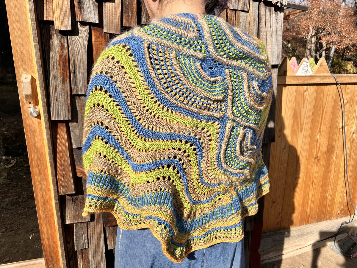 byebye70kiro's tweet photo. 初 #westknitsmkal2025 
ナウシカカラー完成💙💛💚🤎
初めての #westknits 編みごたえあるけどサクサク編めて別の色でも編みたくなるパターン♡次はダーク系で編みたいな🧶 https://t.co/XdpUP7lmhE