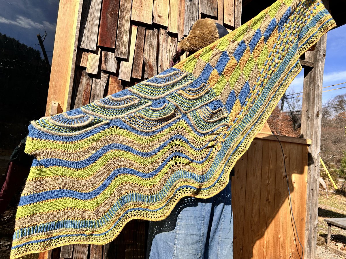 byebye70kiro's tweet photo. 初 #westknitsmkal2025 
ナウシカカラー完成💙💛💚🤎
初めての #westknits 編みごたえあるけどサクサク編めて別の色でも編みたくなるパターン♡次はダーク系で編みたいな🧶 https://t.co/XdpUP7lmhE