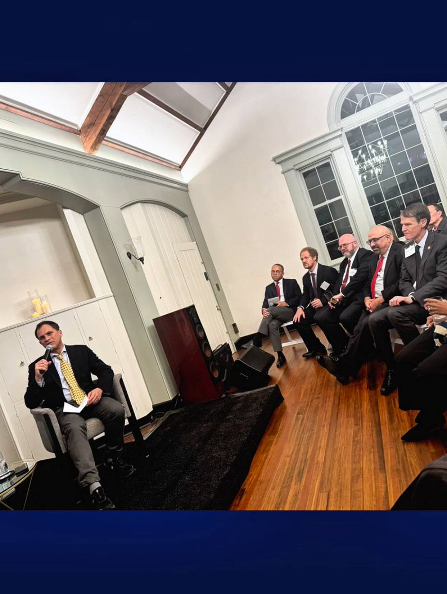 allatra_ipm's tweet image. Valeria Smian, Head of Communications at ALLATRA IPM, was deeply honored to reconnect with Ambassador of the Philippines, Jose Manuel &quot;Babe&quot; Romualdez, at the recent Washington Diplomats event. 

It was an exclusive evening, where the Ambassador shared invaluable insights on the…