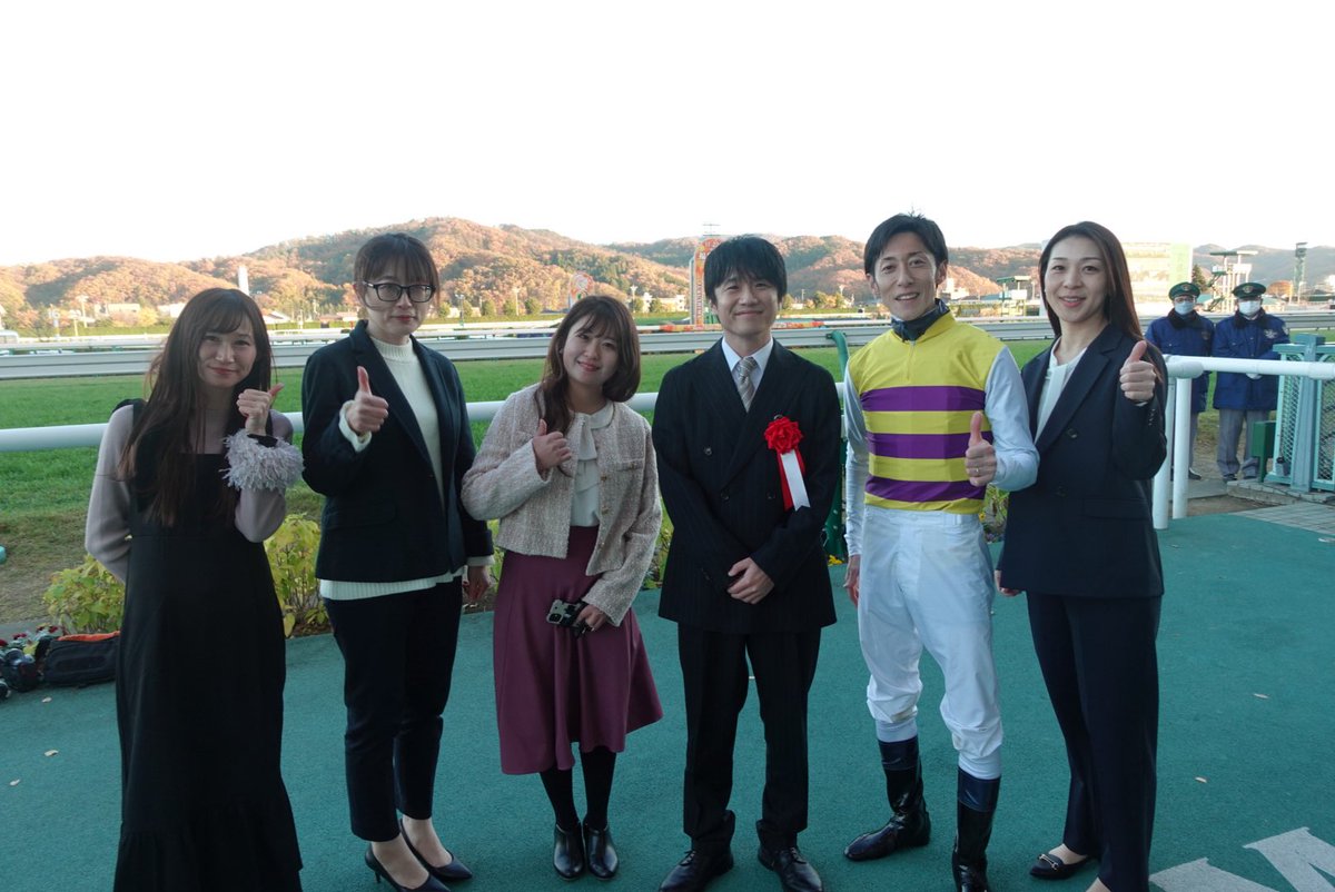 seiun0005's tweet image. う〜ん🧐
これは真面目に考えて、テレビの影響関係なしに、わしはやるな。
ニシノフラワーのクロス、ニシノデイジー、ニシノティアモがいて、
遠くになんとセイウンスカイがいる。
見えないところにネロもいる。（見えない人には絶対に見えないけど、見える人には見える。）
まさにニシノファミリー。…