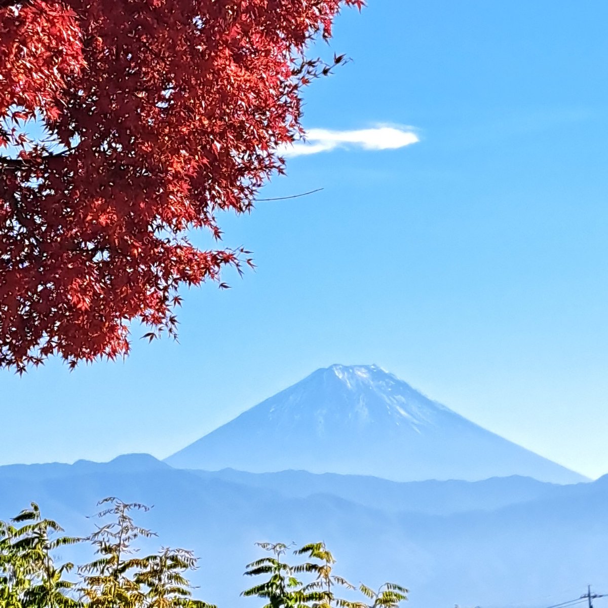 Teirei66's tweet photo. 中央道の双葉SA からの富士山。 https://t.co/6HZBgGb5HX
