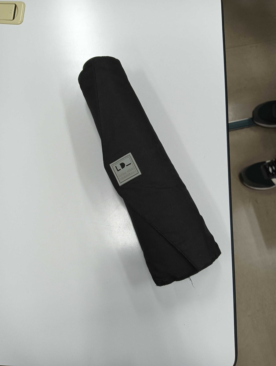 kurecorder's tweet photo. NF演奏会ありがとうございました！
本日の忘れ物です。お心当たりのある方はご連絡ください
折り畳み傘です(wide size umbrella) https://t.co/kZB4AqJ0PT