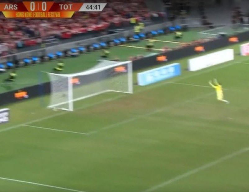 thereal_agenda's tweet image. You&apos;ll never see Robert Sanchez in these positions