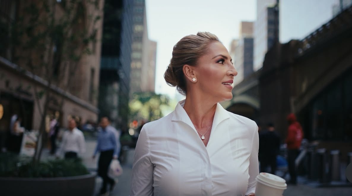 MarianaDr52953's tweet image. Stepping into the day with confidence, purpose, and coffee in hand. Success isn’t just a goal — it’s a lifestyle.❤️✨

#PowerLook #CityVibes #BossMode #ConfidentWoman #StreetStyle #WorkGoals #MondayMotivation #WomenInBusiness #ClassyAndSmart #SuccessMindset