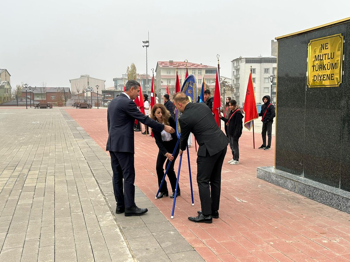 MusMilliEgitim1's tweet image. 24 KASIM ÖĞRETMENLER GÜNÜ MÜNASEBETİYLE ATATÜRK ANITINA ÇELENK SUNULDU

Haberin Devamı İçin Tıklayınız 👇🏻📸
meb.ai/UjyAvy0

@tcmeb 
@Yusuf__Tekin
@TCMusValiligi
@akadiraltay47