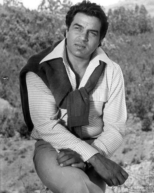 End Of An ERA - End of a GARGANTUAN STARDOM and End of a GENERATION💔

Indian Cinema will never be able to FILL THE VOID NOW ! REST IN PEACE 🙏🏻 #Dharmendra