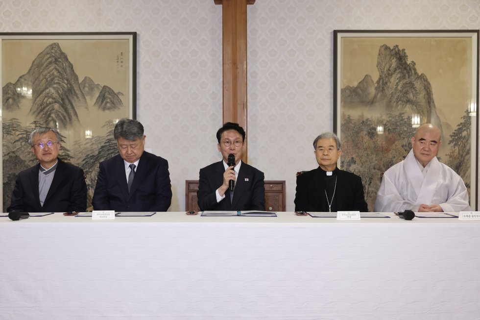 dolidori0628's tweet image. 25. 11. 24. 스케
정부-종교 생명존중 원탁회의 1차 회의 (1)