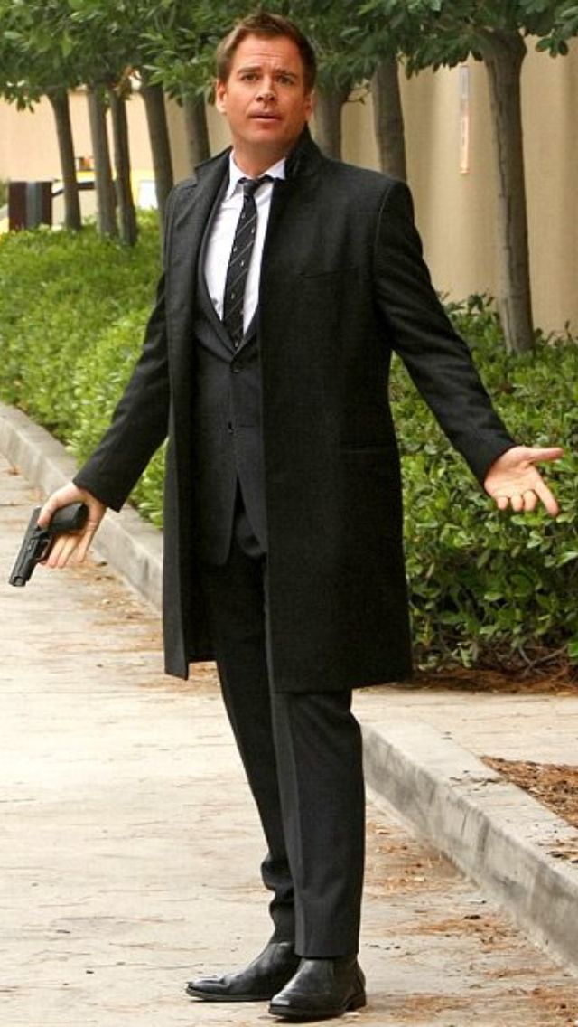 donutsdebsdibs's tweet image. What do you mean I&apos;ve got to do Monday? I&apos;m #TonyDiNozzo. Kinda busy here putting the #special into #SpecialAgent ...