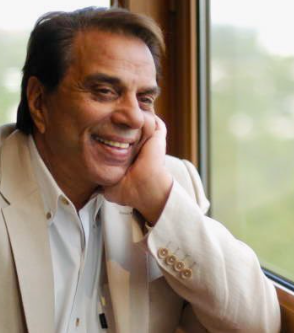 छह दशक की शानदार फ़िल्मी यात्रा,लाखों दिलों का प्यार और अनगिनत यादें 
यही है धर्मेंद्र जी की अमर विरासत।🙏ईश्वर दिवंगत आत्मा को अपने चरणों में स्थान दें।ओम शांति। 
#DharmendraDeol #Dharmendra #RIPDharmendra #Bollywood #BollywoodNews #AmitabhBachchan #AbhishekBachchan #HemaMalini