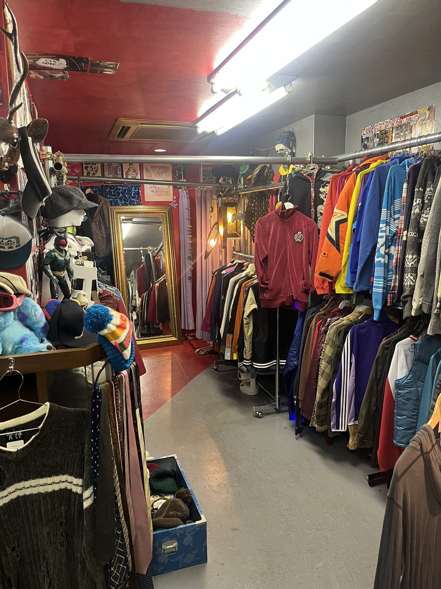 furugi_yoimachi's tweet image. 古着屋 宵待
11/24(月)
17時→21時

💰SALE
2000円or半額ラックあり

予定変更になりまして急遽ですが開けます!!!
ふらっとどうぞ

💎古着屋宵待🐬
兵庫県神戸市中央区北長狭通2丁目31-41
通販希望やサイズ感など質問はDMまで🌉