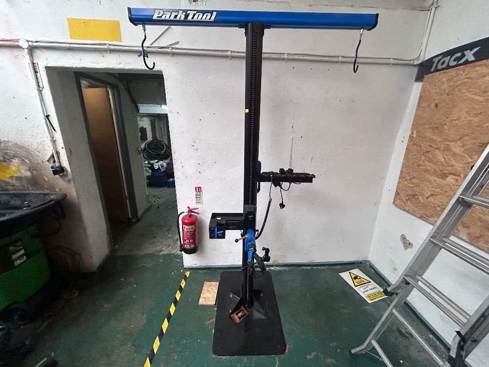 amsauctionsuk's tweet image. Contents of Bike Repair Shop Online Auction, Location: Julian House Bike Workshop, Bath, BA1 2BN - Sale Closes: Friday 28th November at 12.30 PM ams.uk/catalogue.cgi?… #Bicycles #Helmets #Valves #HandTools #Tyres #Repair
