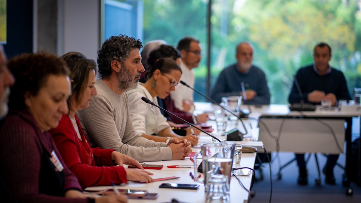 FSCdeCCOO's tweet photo. 🏛️ Hoy nos reuniremos nuevamente con la representación del Ministerio para la Transformación Digital y de la Función Pública.

🤝 Seguiremos negociando para alcanzar el mejor acuerdo posible sobre mejoras salariales y laborales para el personal público.

#CumpleLoPactado https://t.co/RfX47HPqTs