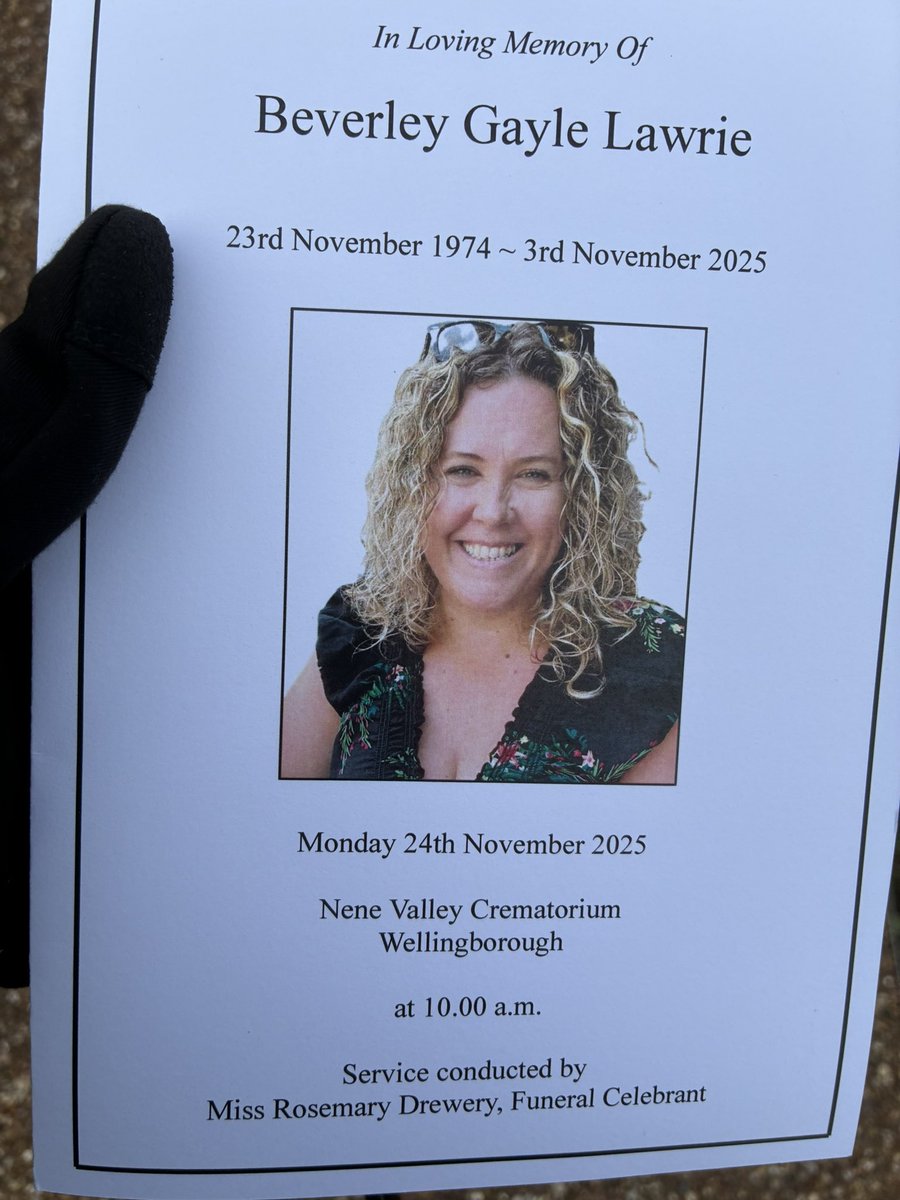 HenleyAdam's tweet image. A beautiful and emotional service for a lovely lady taken far too soon

RIP Bev ❤️