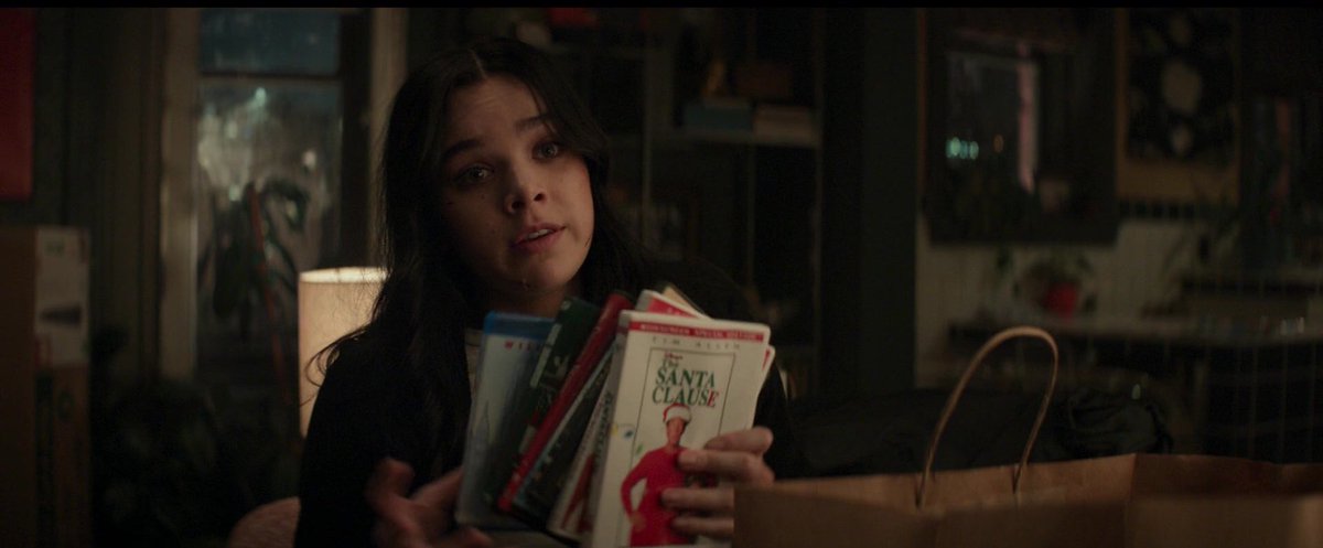 BELOVASHAWKEYE's tweet image. it’s officially hawkeye season 💜🏹🎄🎅🏻