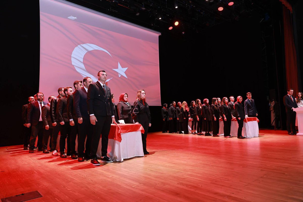 24 Kasım Öğretmen günü münasebetiyle ilçe Milli eğitim müdürlüğümüzün hazırlamış olduğu programda kıymetli öğretmenlerimiz ile bir araya geldik. Bu vesileyle Tüm öğretmenlerimizin gününü kutluyorum.