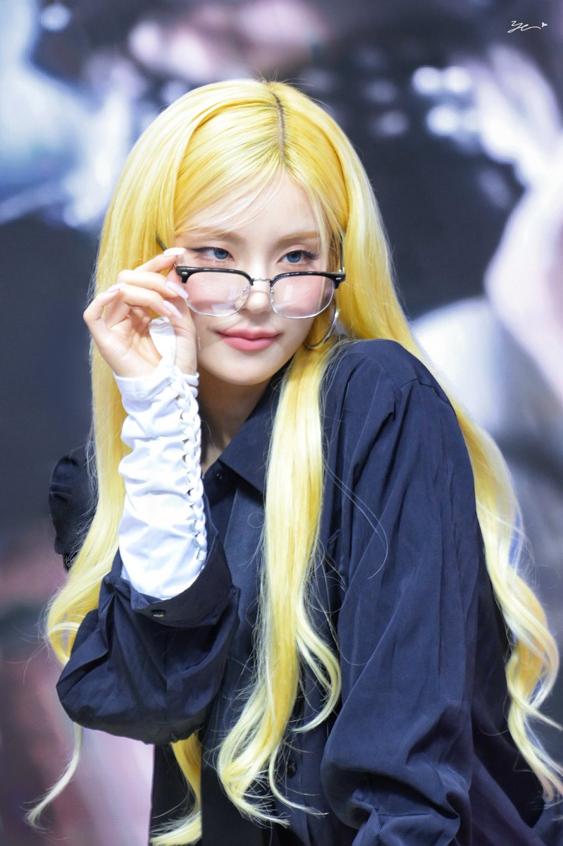 251123
👓
#ITZY #YEJI #예지 #있지