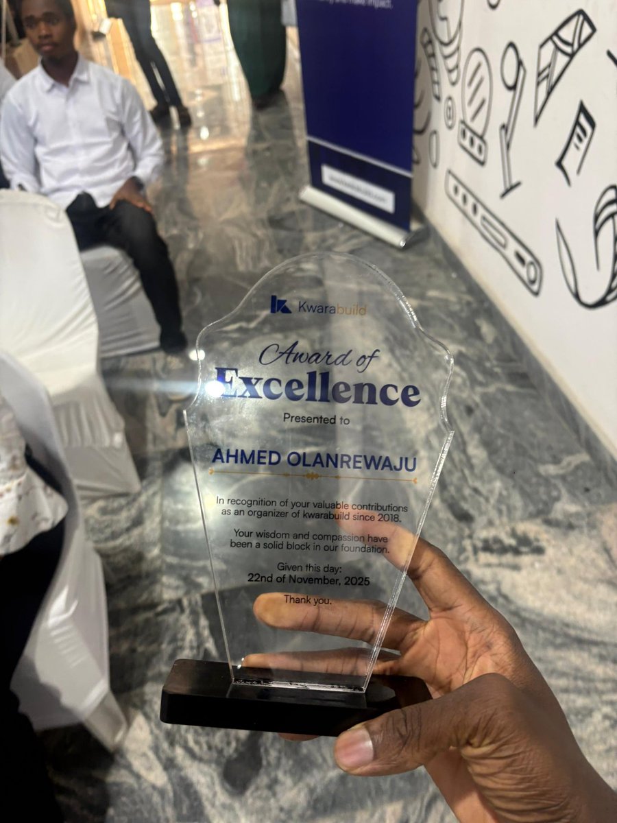 AhmzyJazzy's tweet image. Honored to receive two community awards this month:
🏆 GDG Ilorin – Community Impact Award
🏆 Kwarabuild – Award of Excellence
#GDGIlorin #Kwarabuild #IlorinTech #CommunityImpact