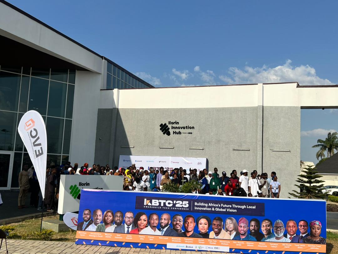 AhmzyJazzy's tweet image. Honored to receive two community awards this month:
🏆 GDG Ilorin – Community Impact Award
🏆 Kwarabuild – Award of Excellence
#GDGIlorin #Kwarabuild #IlorinTech #CommunityImpact