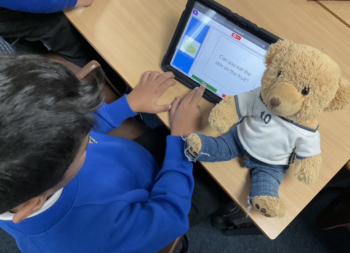 Greenhill_HT's tweet image. Class 8 had an amazing Friday with Dexter!
He helped us tackle maths problems, joined our Computing lesson, and even tried his hand at creating Stone Age cave paintings. 🖌️
We can’t wait to see what adventures await this week!
#ExpertLearners #Class8 #LearningTogether