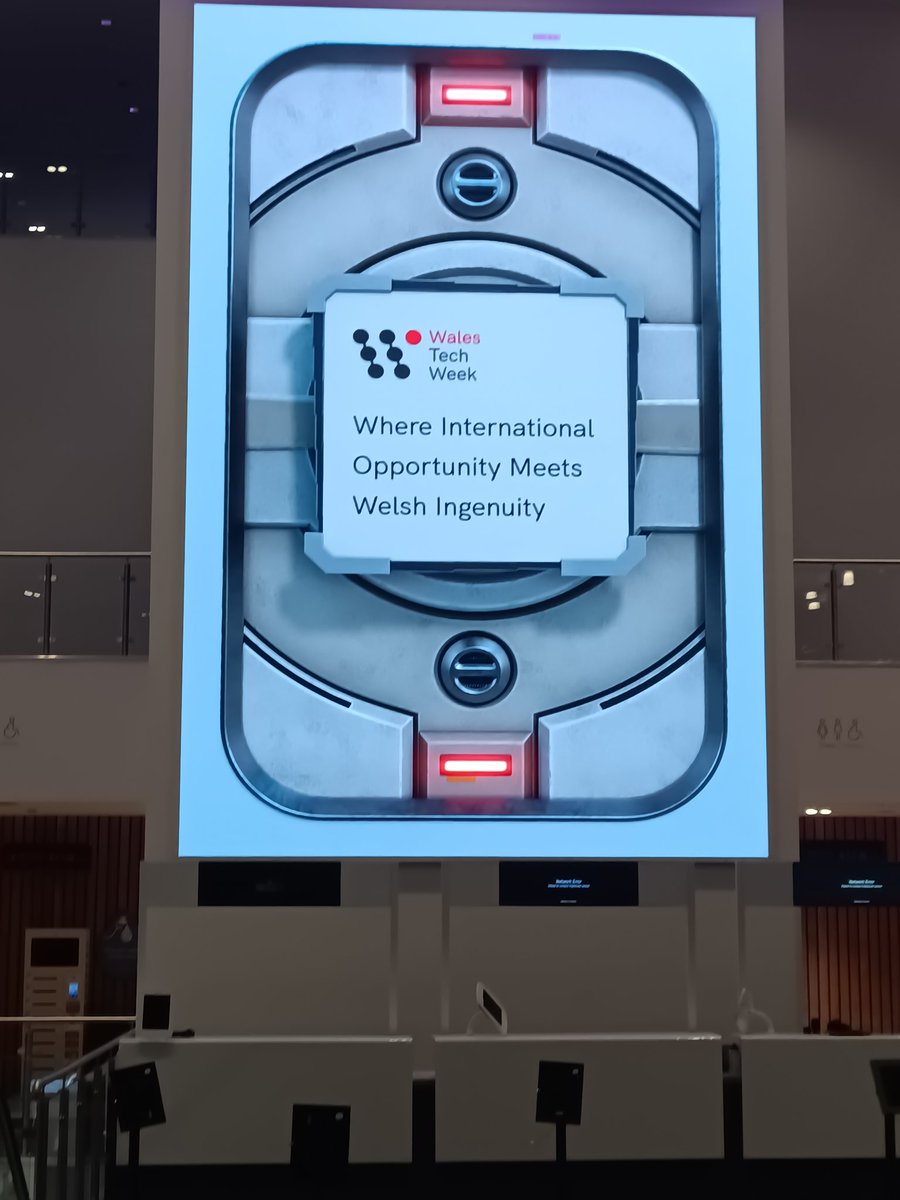 RadioLeeJones's tweet image. Early start for @Inteclads but all set up here at ICC Wales for the @TechnologyConnx  #WalesTechWeek. Come and see us in the Startup Square to talk all things E-Commerce and CRM as well as seeing a sneaky peek of our new product.