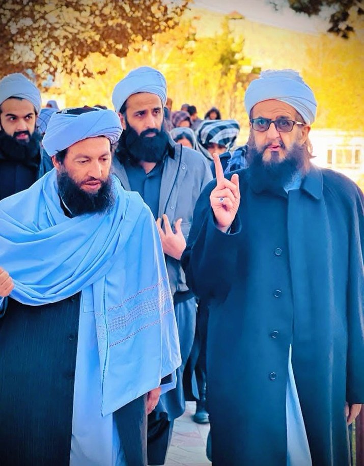 #أولیا
حضرت احمد امین مجددي حفظه الله ، 11 کلن و چې کمونسټانو بندي کړ، د کم سن او ناروغۍ له وجې له اته میاشتې زندان وروسته بیا آزاد شو.

تسلسل جدید، کتاب - حضرت صاحب شاه اغا صدیق
<a href="/kabul_Q_Javad/">خانقاه عالیه نقشبندیه مجدديه عمريه ابراهیمه کابل</a>