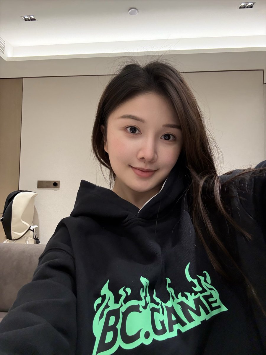 pipizhu_eth's tweet image. GM

睡了9个小时但睡眠质量不好，多梦睡眠浅，容易疲倦，貌似是铁蛋白和B族维生素不足？

BC @bcgame 冬天的衣服现在天气适合穿了。