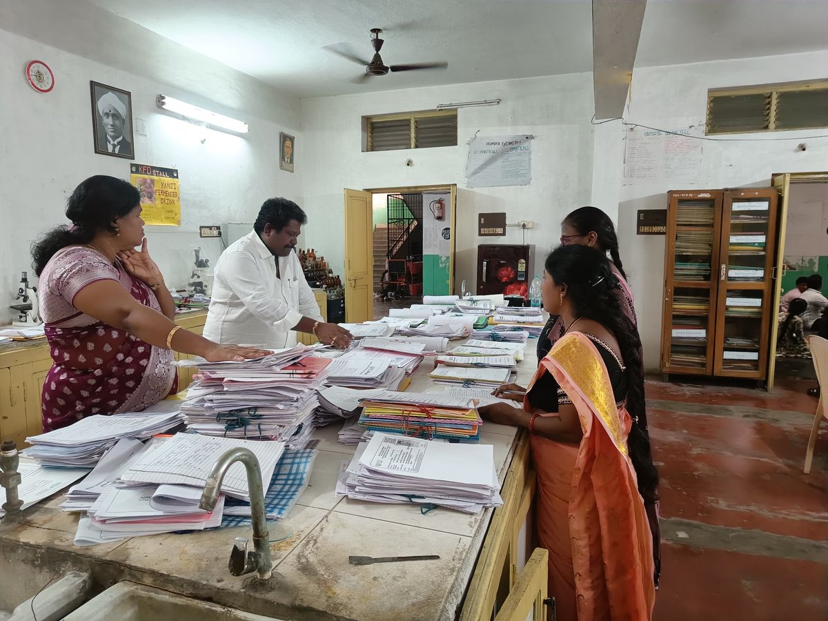 Dr E Krishna Rao Additional Director, IGNOU <a href="/RCVisakhapatnam/">IGNOU RC Visakhapatnam</a>  ha visited LSC 84019 MVR Degree college on 22.11.2025 to monitor assignment evaluation process of TEE December 2025. interacted with Academic counsellors and LSC functionaries
<a href="/OfficialIGNOU/">IGNOU</a> <a href="/DirectorRs55109/">Regional Services Division, IGNOU</a>
