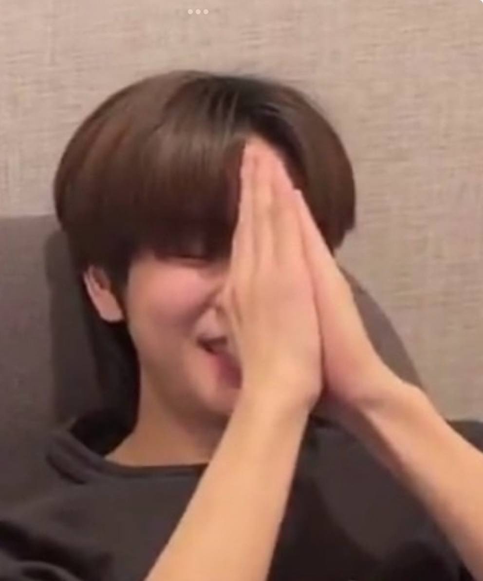 pwc_bb0fts's tweet image. 다들 티켓을 샀는데 아직 불안하네,, 그래도 이해하죠. hope the fanmeet can proceed successfully na🙏🏻