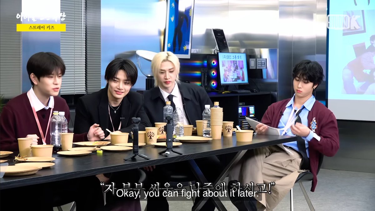 loveleeknowingu's tweet image. WAIT I didn’t catch this until now…! when miso are discussing when leeknow eats eggs…

en:
🐶okay you can fight about it later

jp:
🐶you two can enjoy your lover’s quarrels later

there’s no exact english equivalent to this term but it translates to “petty arguments between…