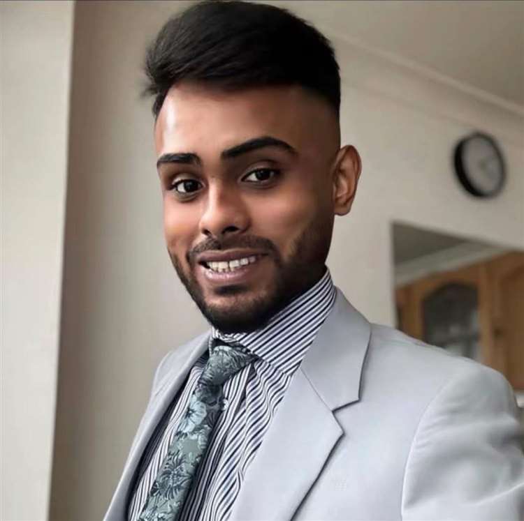 KM_Commercial's tweet image. #Ad 🧑🏼‍🎓🎓 #Kent entrepreneur launches Scholar Search to help students enrol in the university of their choice. 

𝗥𝗲𝗮𝗱 𝘁𝗵𝗲 𝗞𝗲𝗻𝘁𝗢𝗻𝗹𝗶𝗻𝗲 𝗮𝗿𝘁𝗶𝗰𝗹𝗲 👇🏼
kentonline.co.uk/news/native/sc…