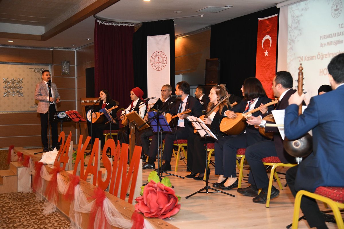 Ertugrulcetin06's tweet photo. İlçe Milli Eğitim Müdürlüğü tarafından düzenlenen 24 Kasım Öğretmenler Günü programına, İlçe Kaymakamımız Sayın Üzeyir Aziz Özeren ile birlikte katıldık.

Tüm öğretmenlerimizin bu anlamlı gününü kutluyor, görevlerinde başarılar ve kolaylıklar diliyorum. 

#pursaklar #öğretmenlergünü